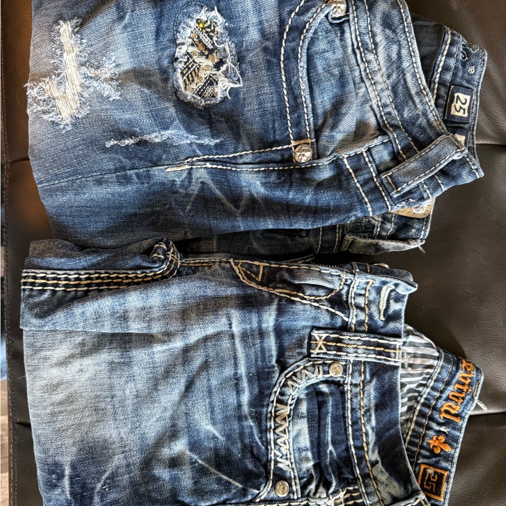 Women’s miss me and rock revival capris